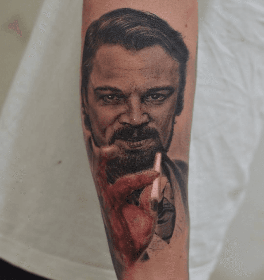 Retrato de Leonardo DiCaprio en antebrazo